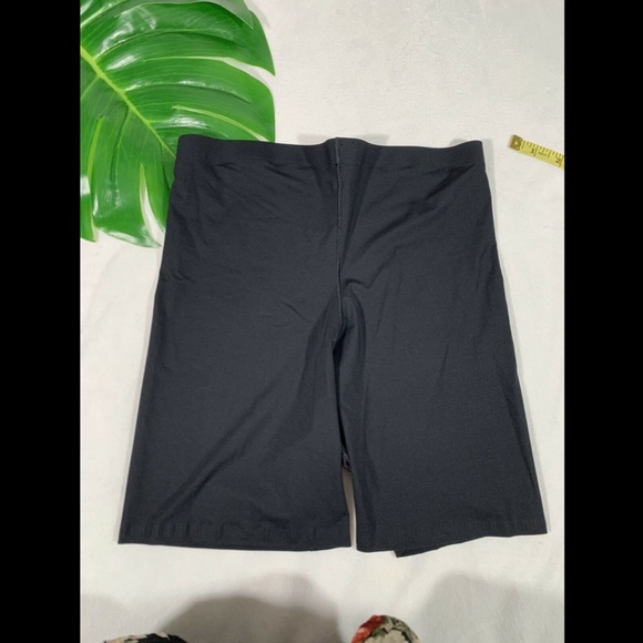 NEW‎ $52 Spanx Thinstincts Girl Shaper Shorts Small - Picture 9 of 12